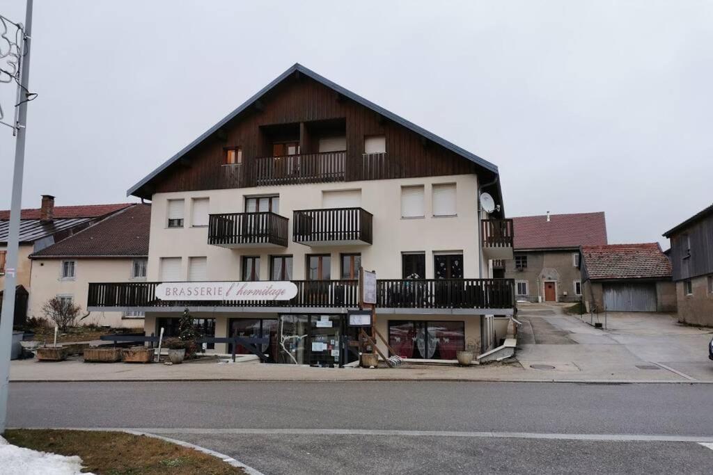 Apartament Ravissant Appart Proche Suisse Et Pistes De Ski Familiales Les Fourgs Zewnętrze zdjęcie